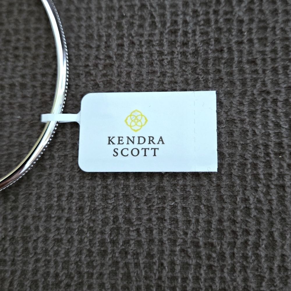 Kendra Scott Silver🤍 "Mallory" cuff bracelet - Picture 6 of 15